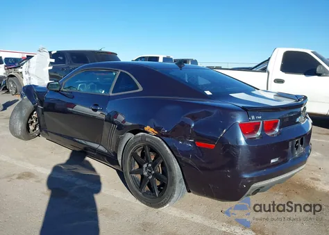 2013 Chevrolet Camaro 1Ls z USA, uszkodzony, nr VIN 2G1FE1E33D9195522